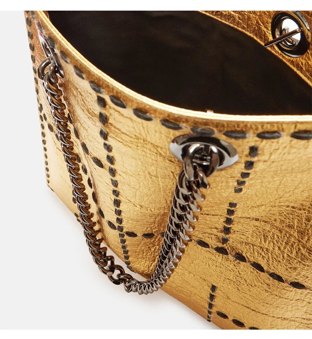 Luxury Large - Capacity Handbag | Stylish Shoulder Bag for All Occasions - My Web Bazaar