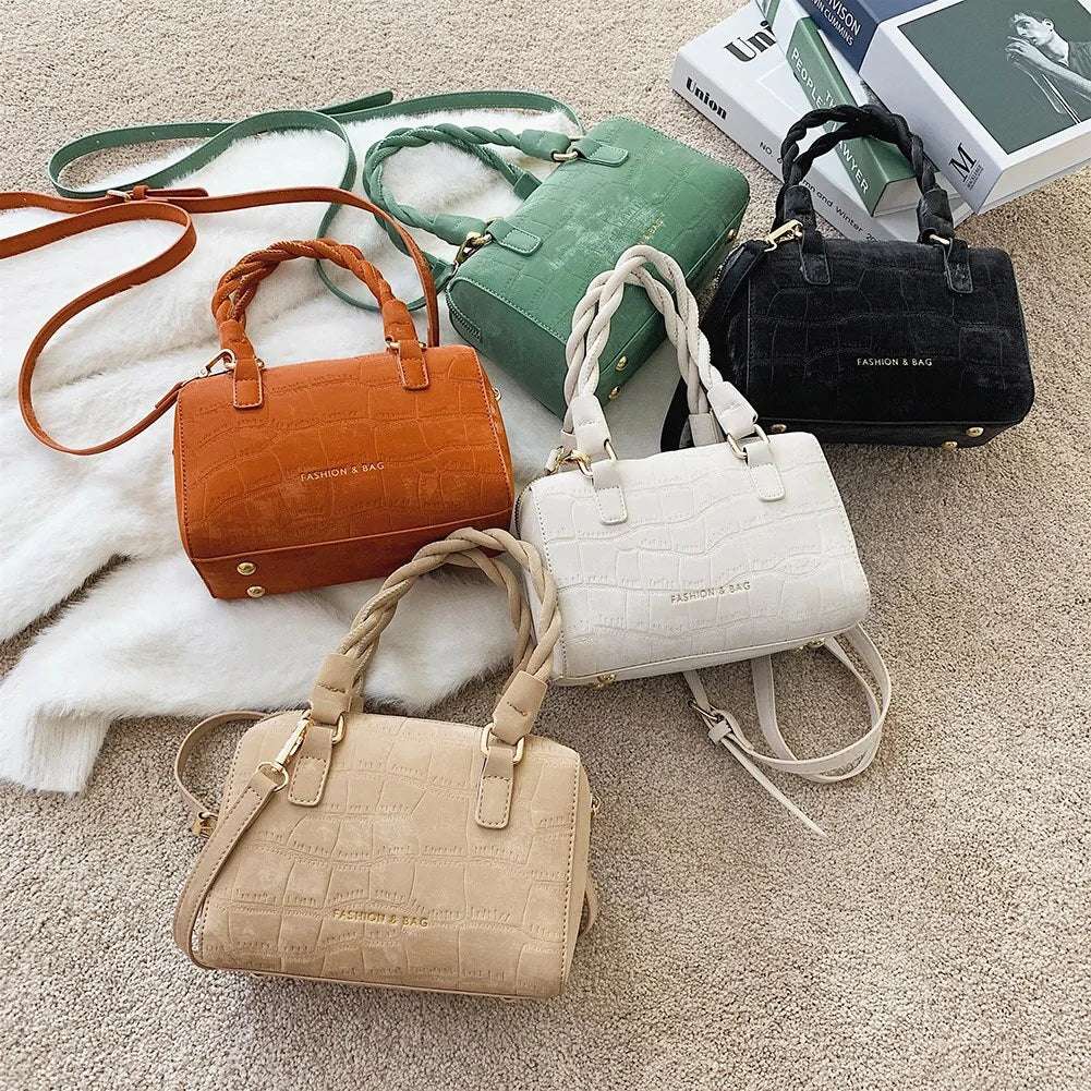 Elegant Lady Chain Travel Handbags | Chic Style for Journeys - My Web Bazaar