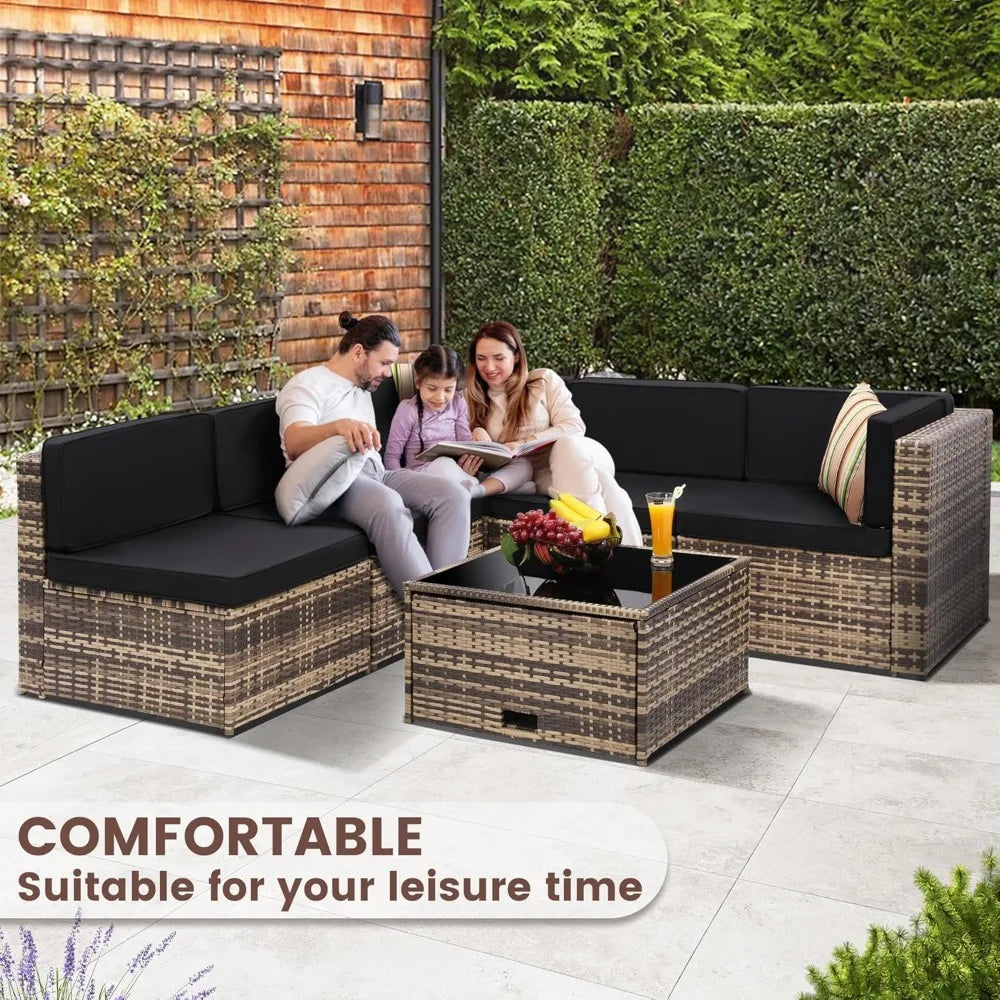 • 7-piece modular garden rattan set
